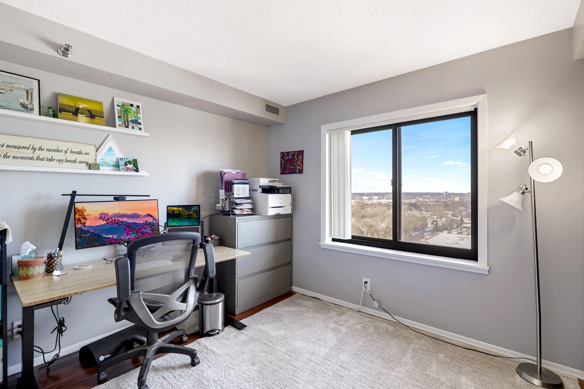27-web-or-mls-110 1st Ave NE F1601, Minneapolis-27.jpg