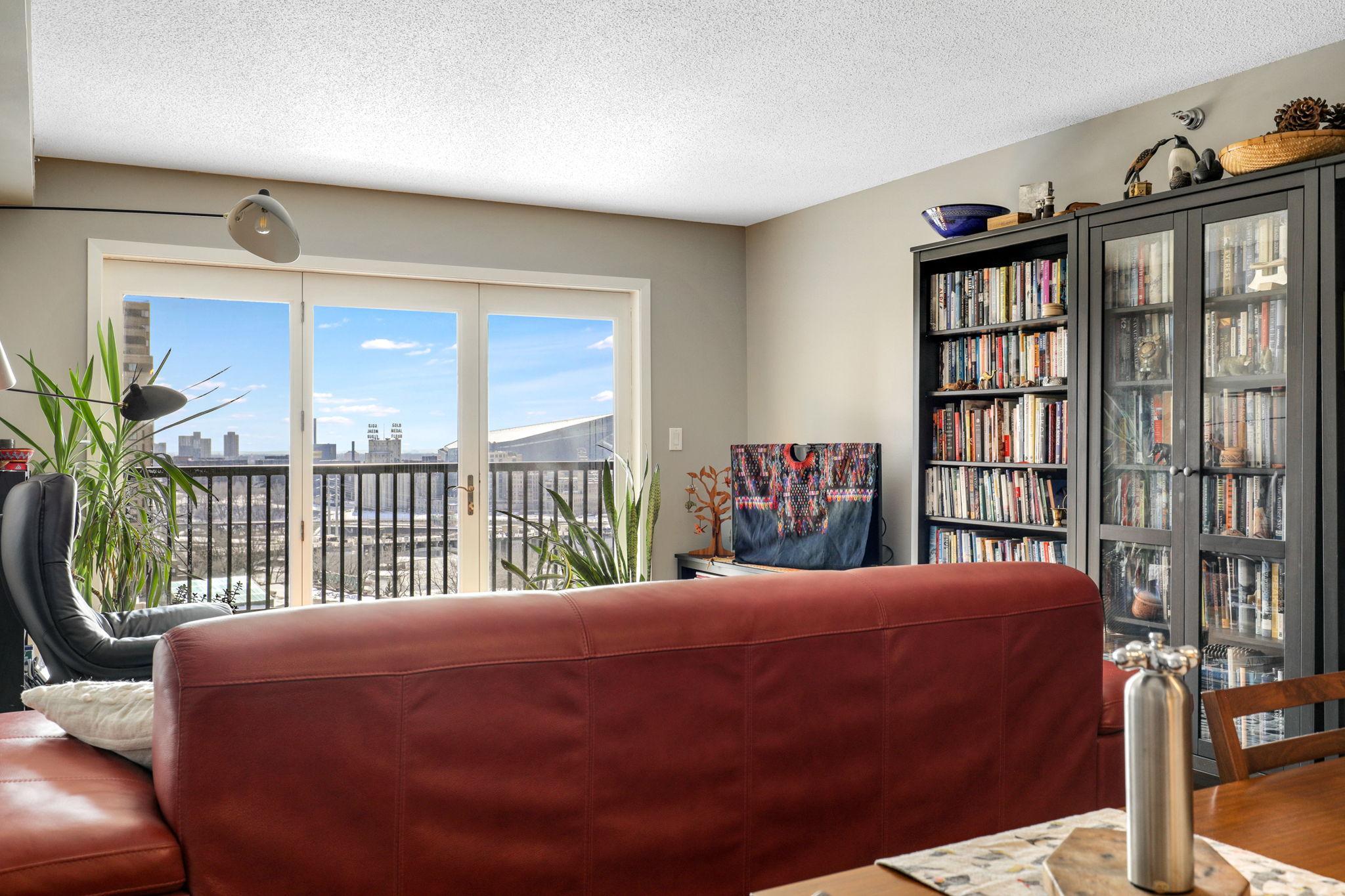 5-web-or-mls-110 1st Ave NE F1601, Minneapolis-18.jpg