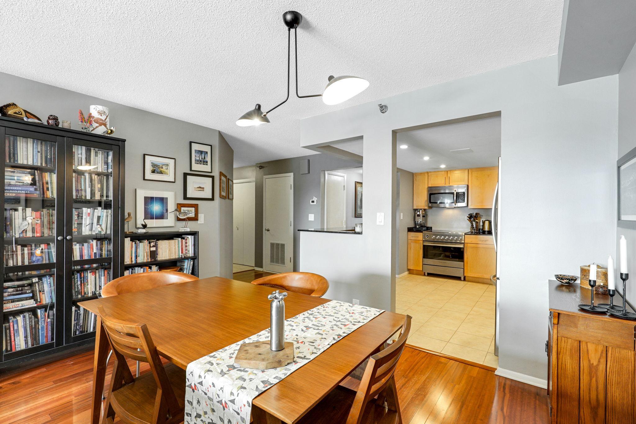 6-web-or-mls-110 1st Ave NE F1601, Minneapolis-5.jpg