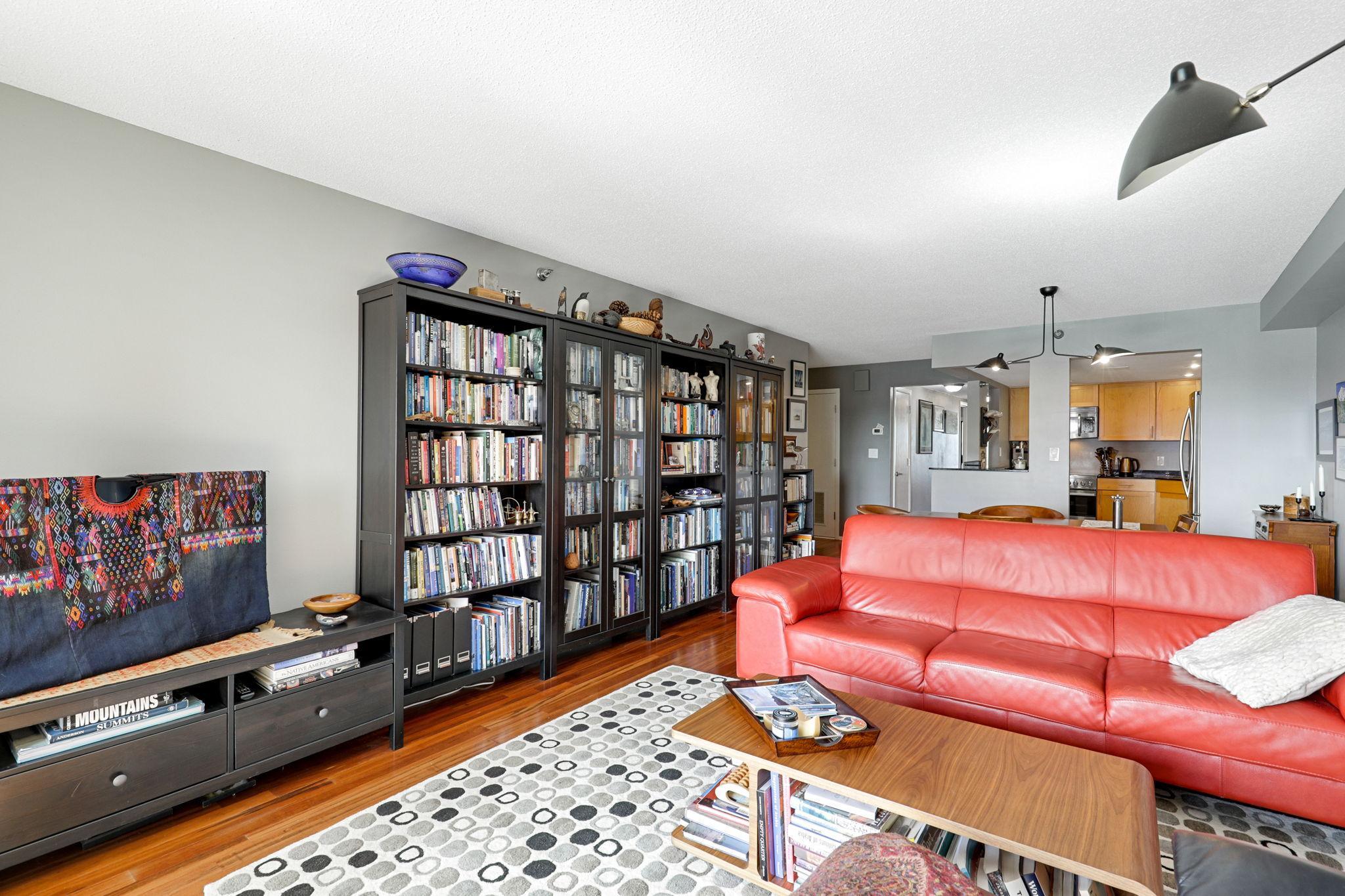11-web-or-mls-110 1st Ave NE F1601, Minneapolis-10.jpg