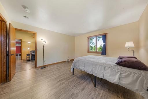 421 10th Avenue SE, Faribault, MN 55021