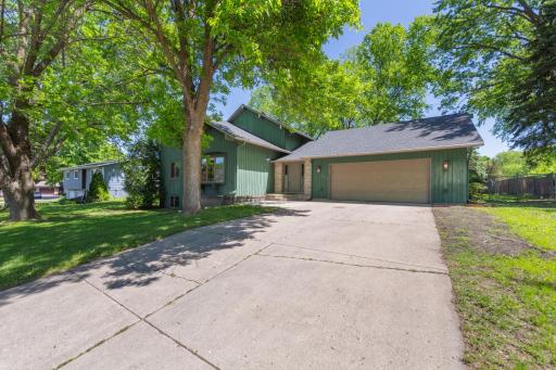 421 10th Avenue SE, Faribault, MN 55021