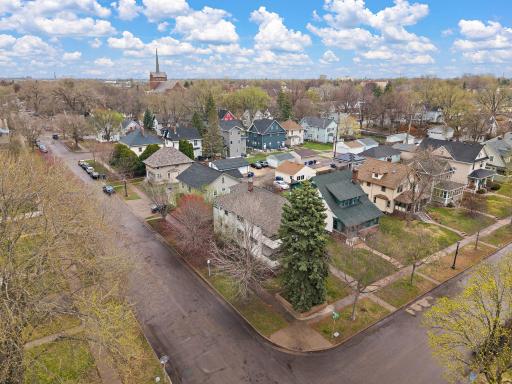 2017 Laurel Avenue, Saint Paul, MN 55104