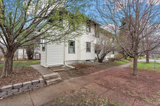 2017 Laurel Avenue, Saint Paul, MN 55104