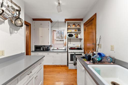 2017 Laurel Avenue, Saint Paul, MN 55104