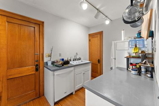 2017 Laurel Avenue, Saint Paul, MN 55104