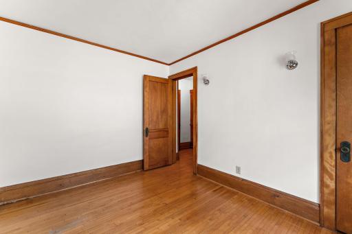 2017 Laurel Avenue, Saint Paul, MN 55104