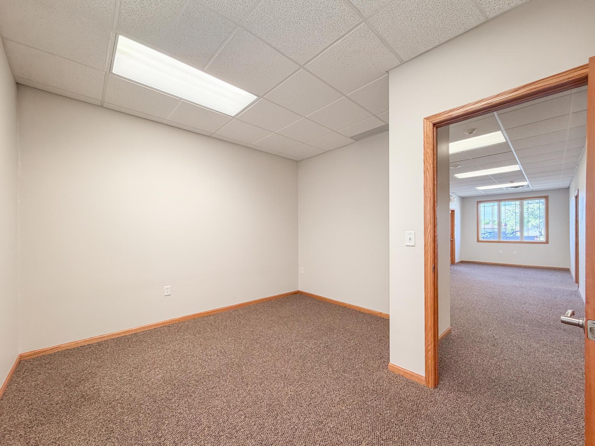 07 - Office 4.jpg
