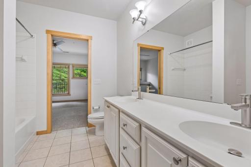 350 Main Street N, 252, Stillwater, MN 55082