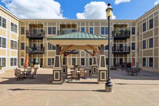 350 Main Street N, 252, Stillwater, MN 55082