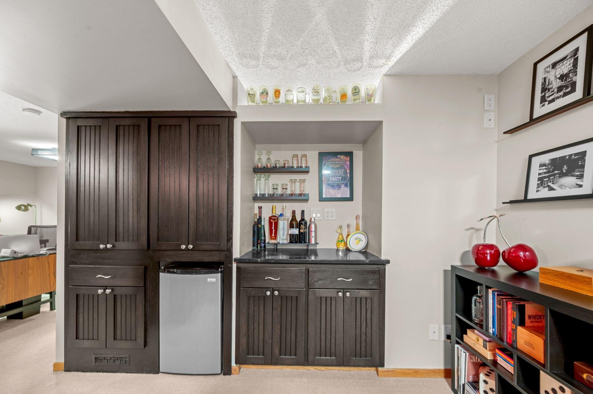 Great cabinet space....