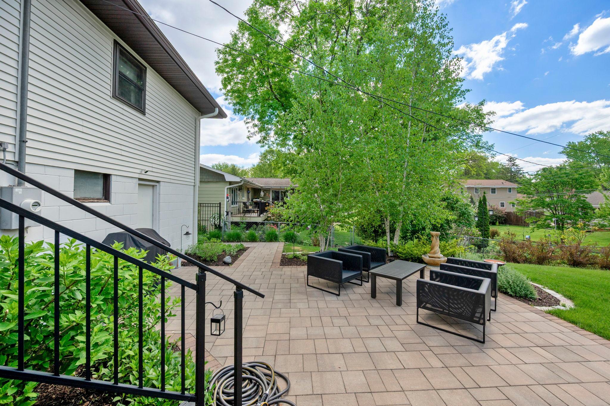 77-web-or-mls-9117 34 12 Ave N-276.jpg