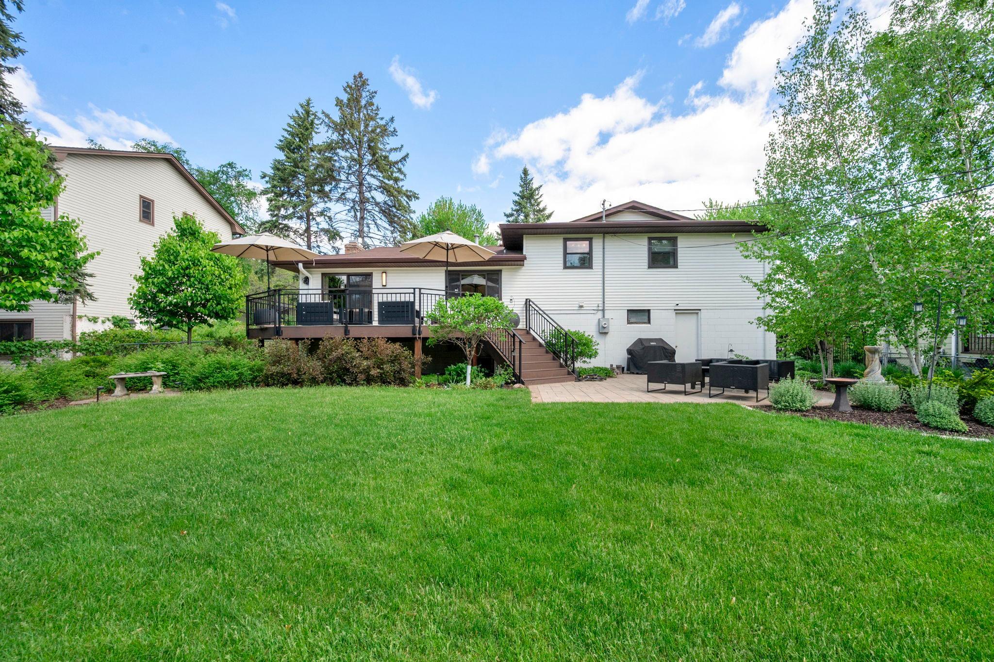 80-web-or-mls-9117 34 12 Ave N-291.jpg