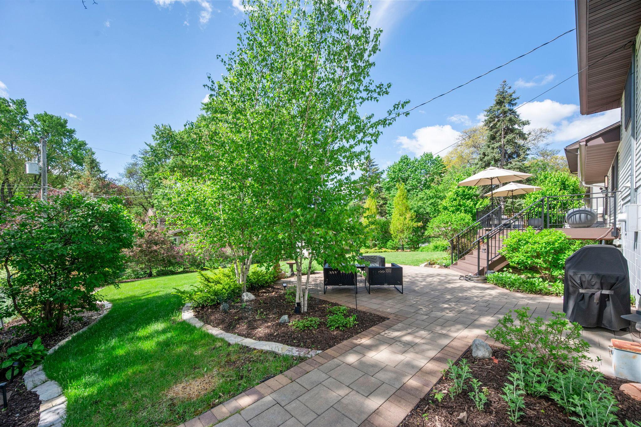 75-web-or-mls-9117 34 12 Ave N-266.jpg