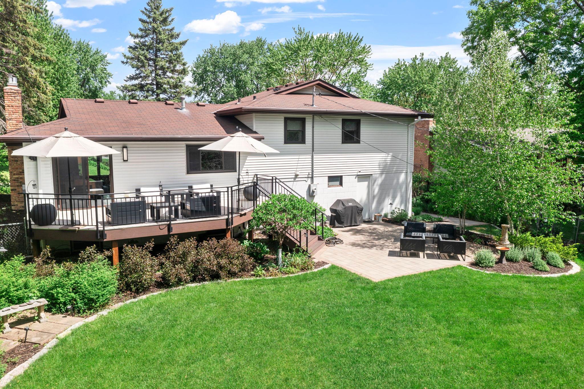 86-web-or-mls-9117 34 12 Ave N-407.jpg