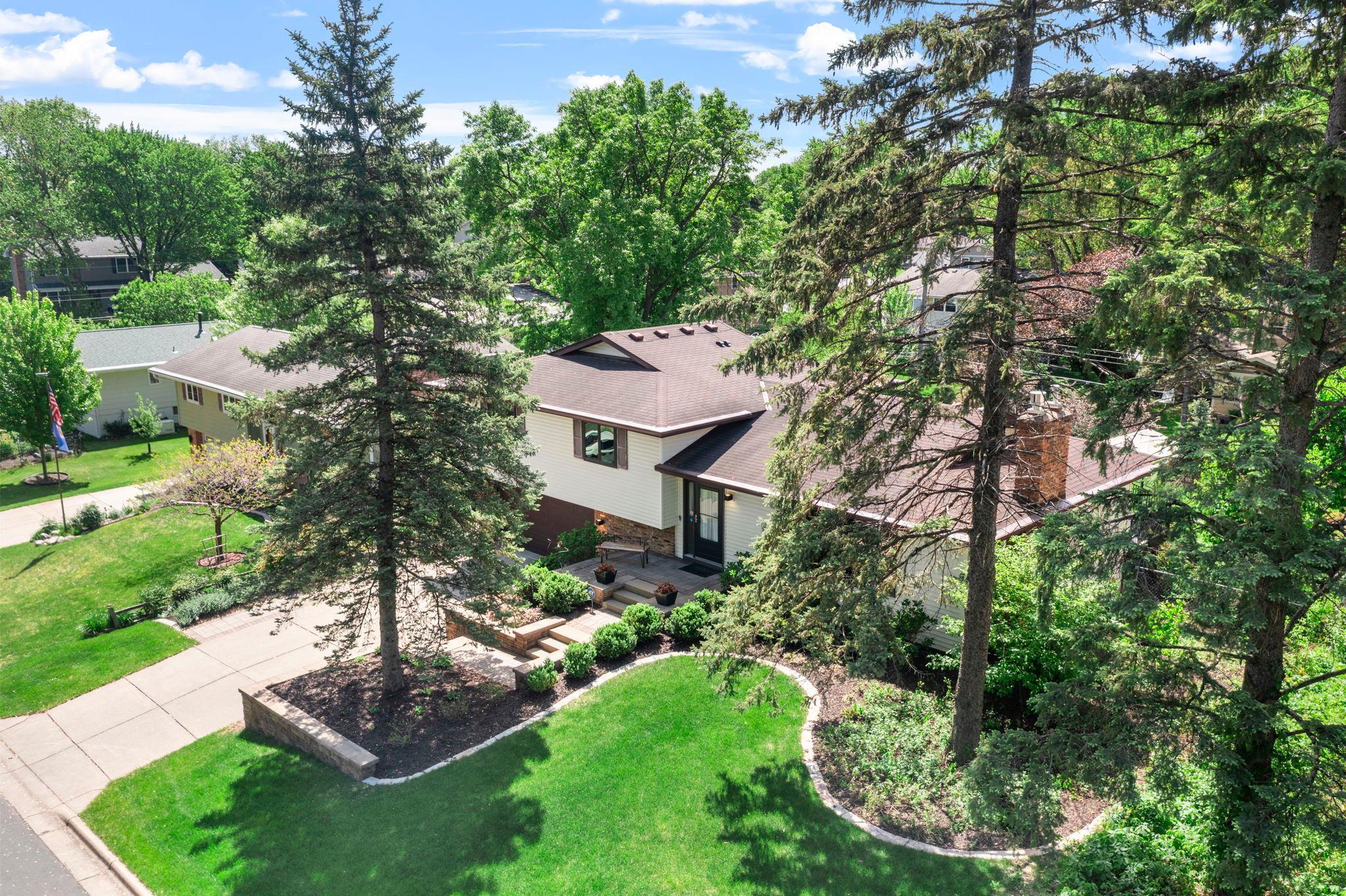 12-web-or-mls-9117 34 12 Ave N-347.jpg