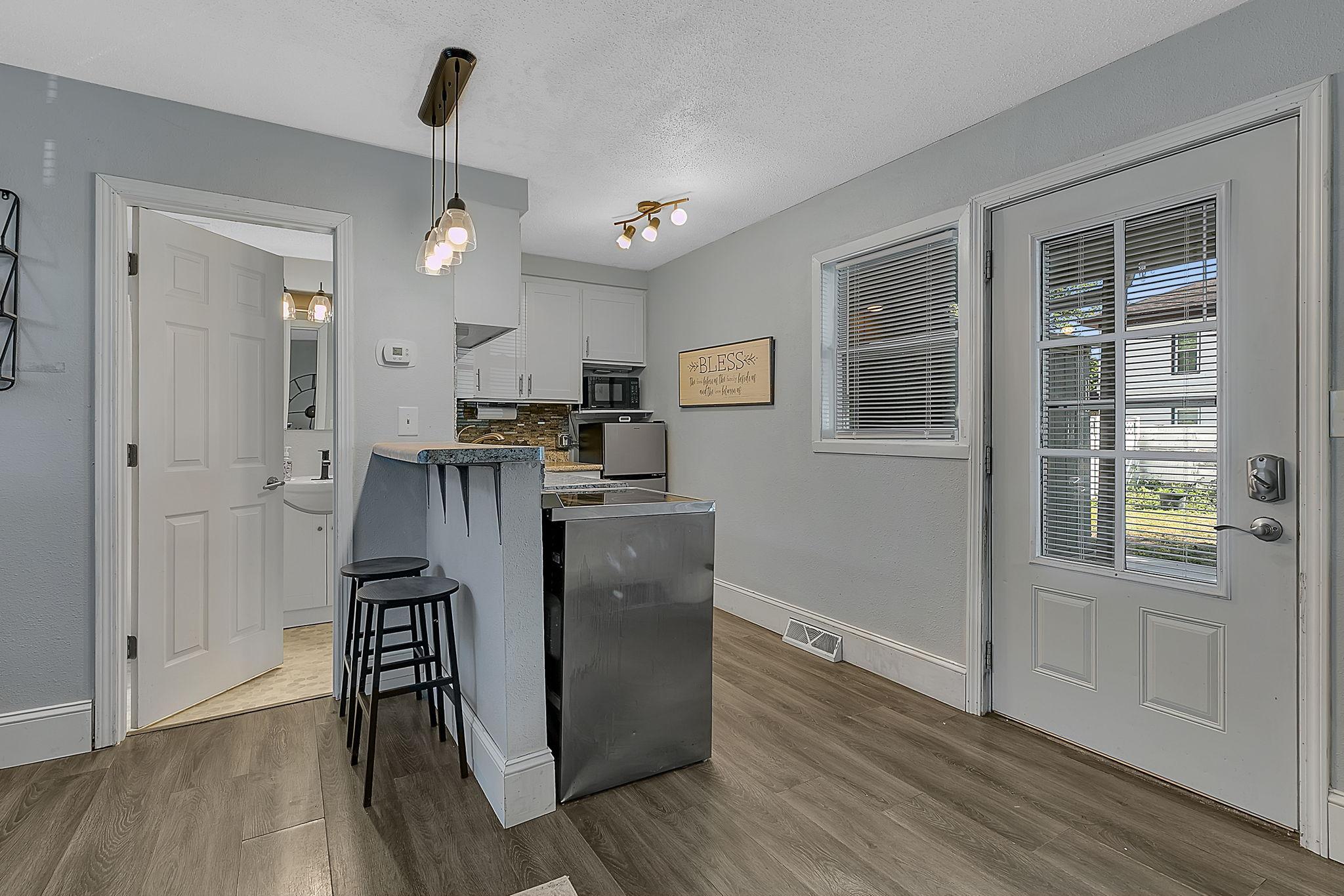 Back unit kitchen