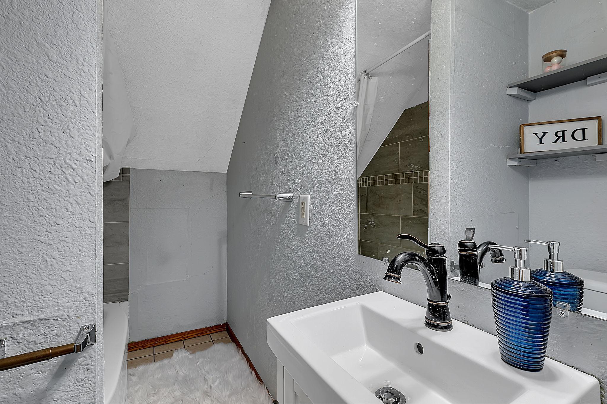 Upstairs unit bathroom