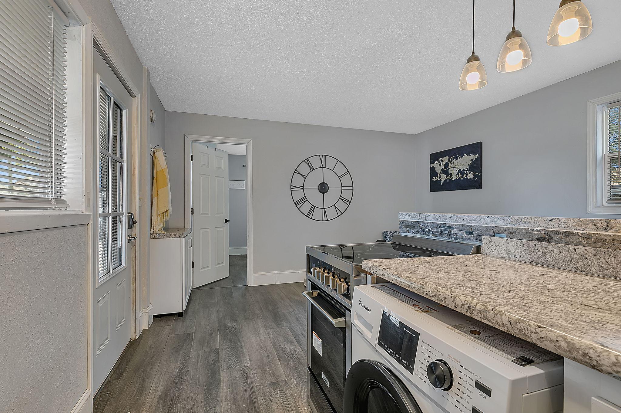 Back unit living room