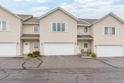 2142 Willow Trail, North Mankato, MN 56003