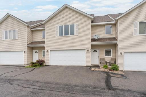 2142 Willow Trail, North Mankato, MN 56003