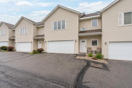 2142 Willow Trail, North Mankato, MN 56003