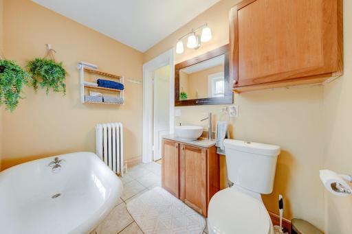 3229 Hennepin Avenue S, Minneapolis, MN 55408