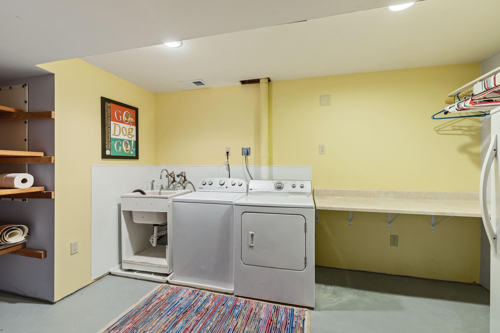 19 Laundry room.jpg