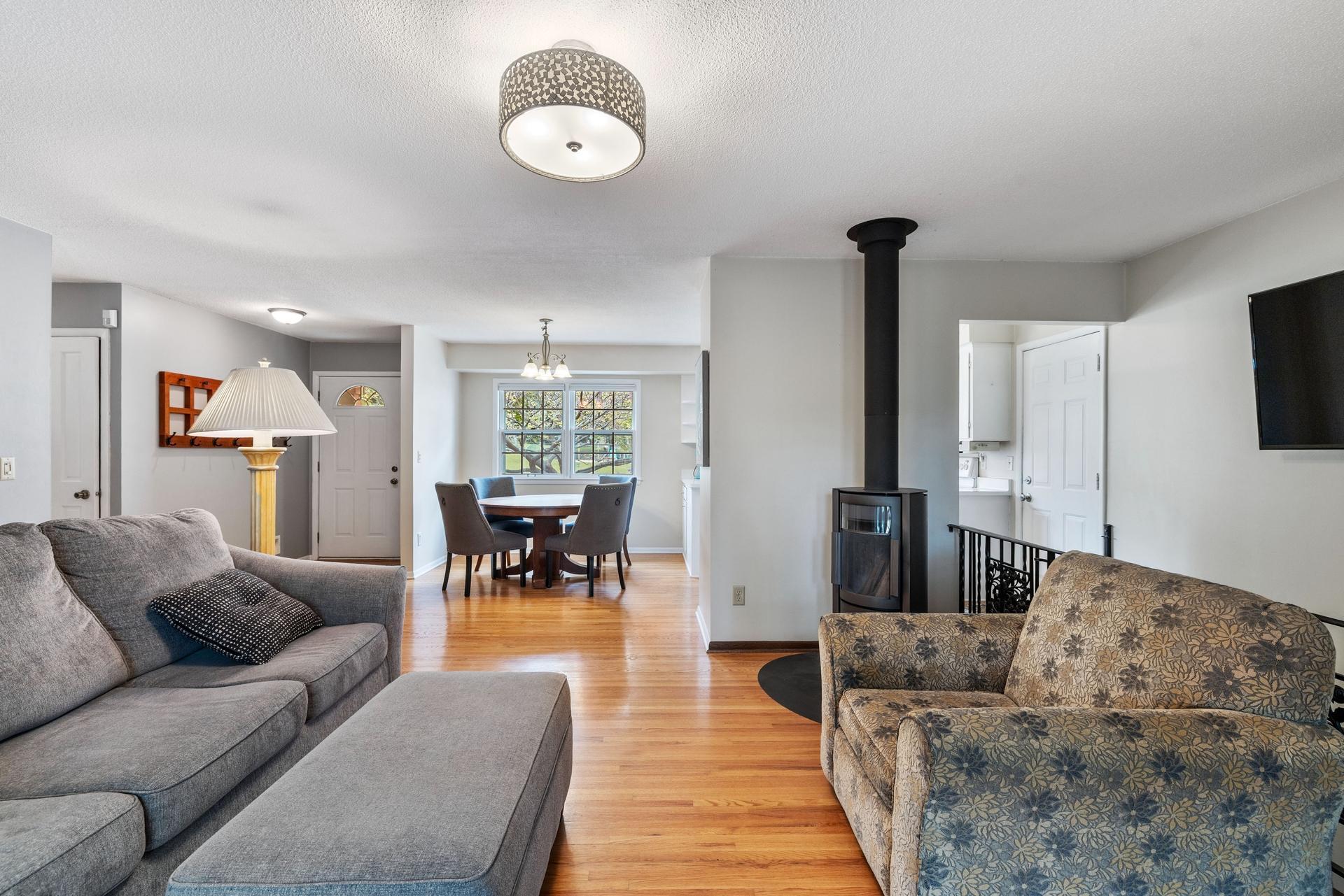 11 Living room.jpg