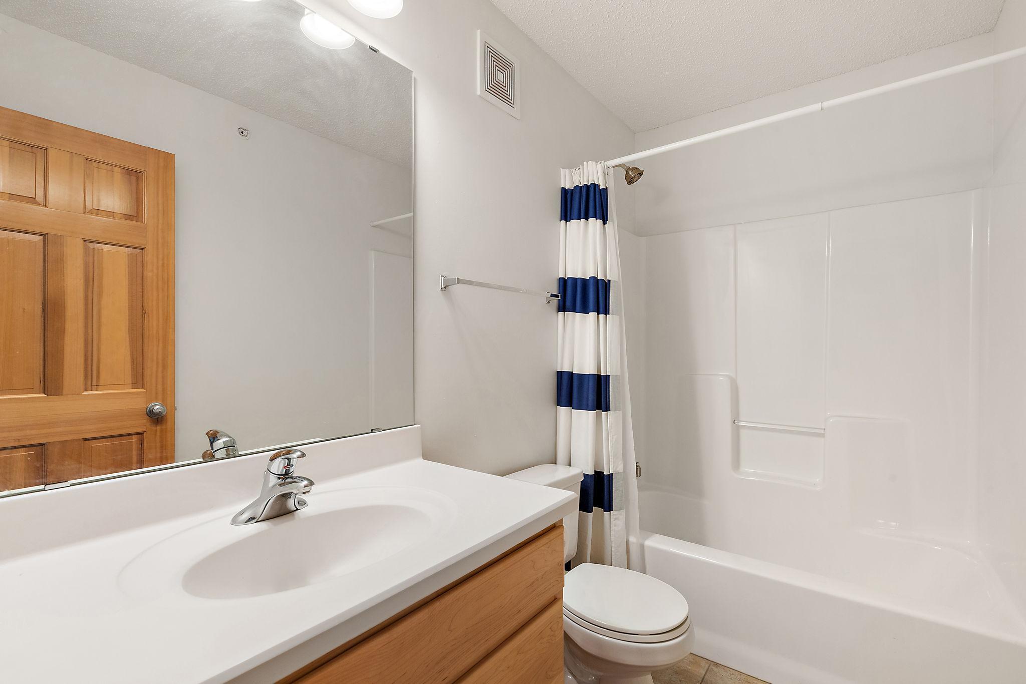 Upper level full bath