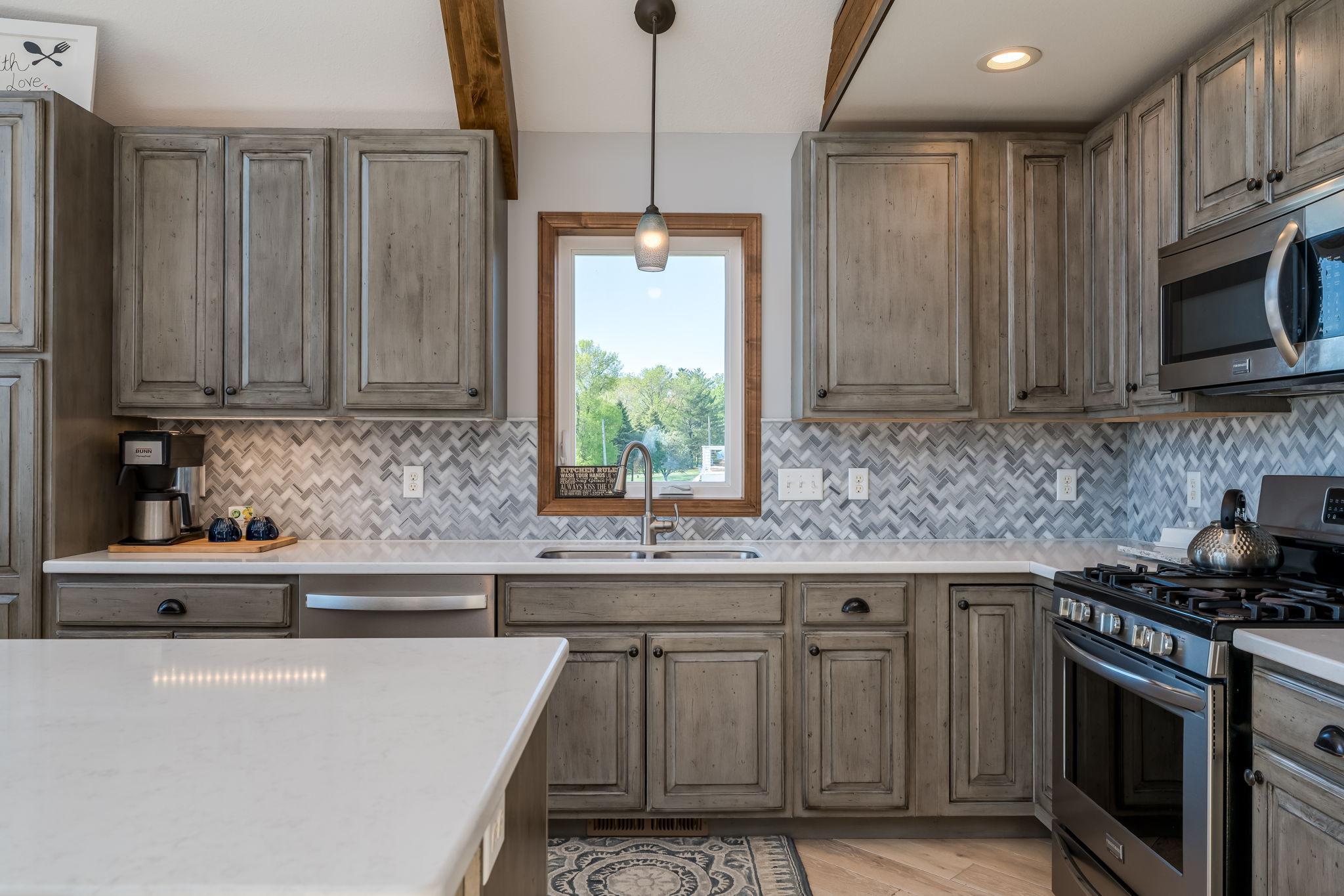 20-web-or-mls-1120-park-rd.jpg