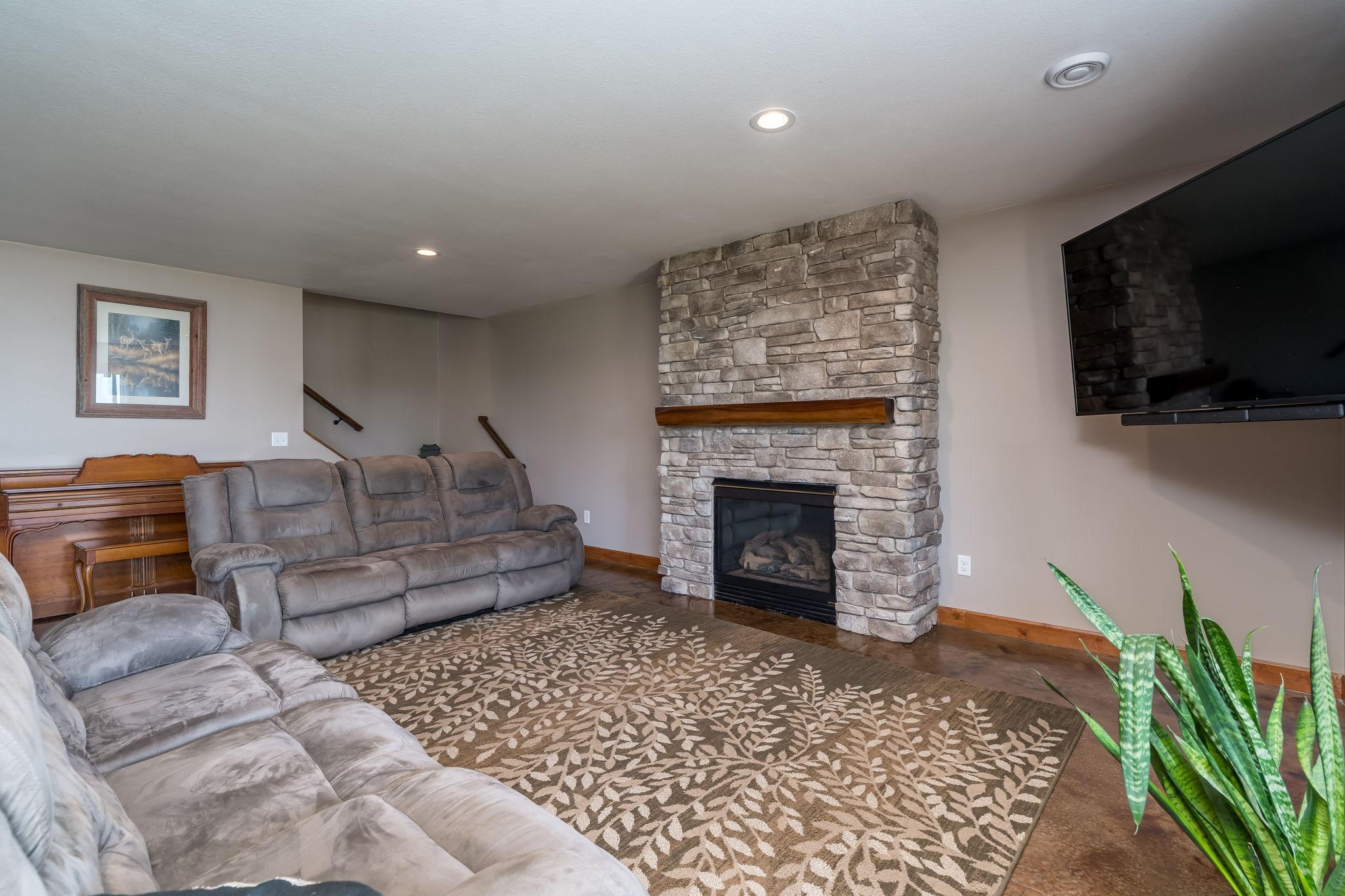 36-web-or-mls-1120-park-rd.jpg