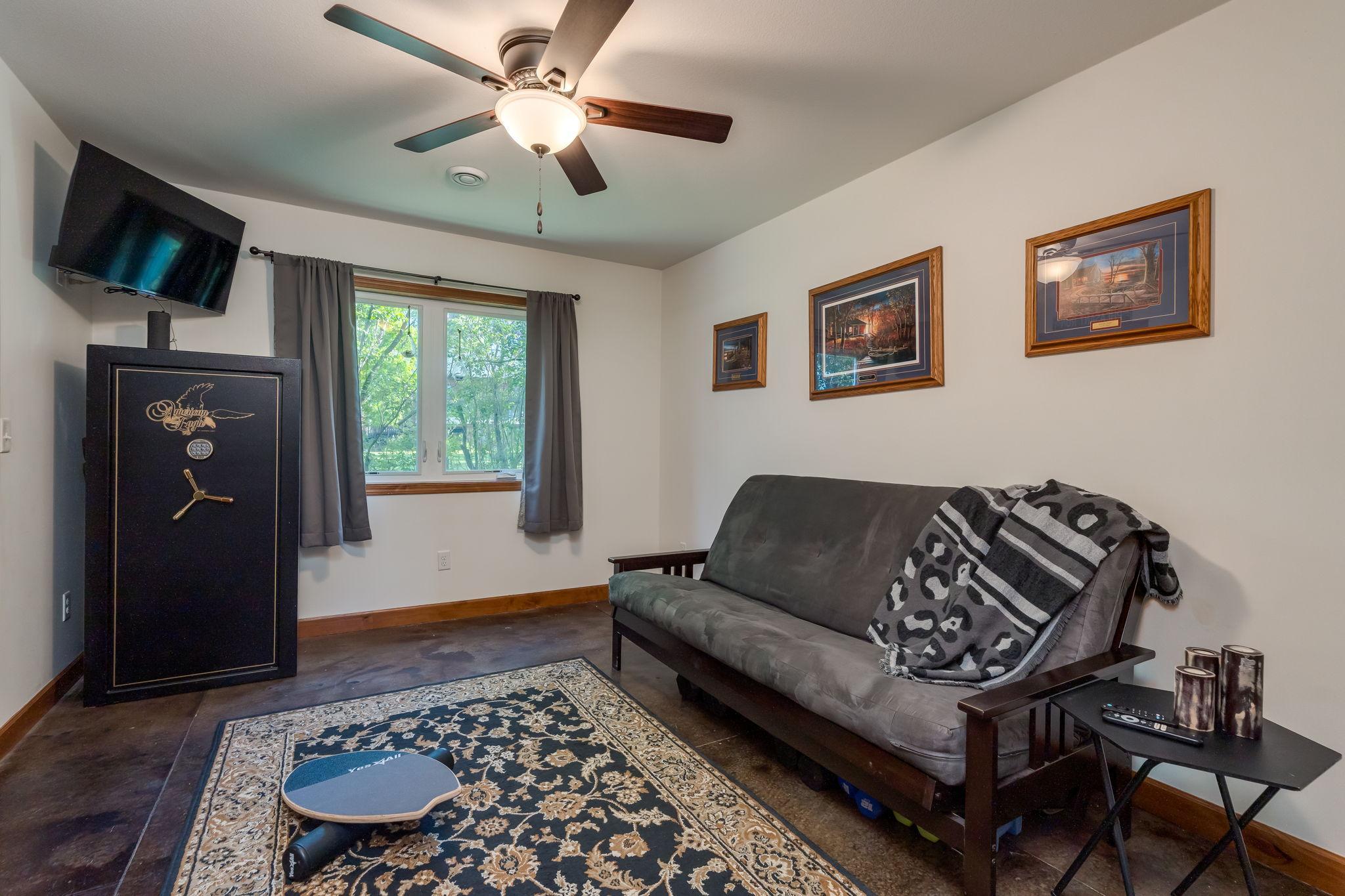 40-web-or-mls-1120-park-rd.jpg