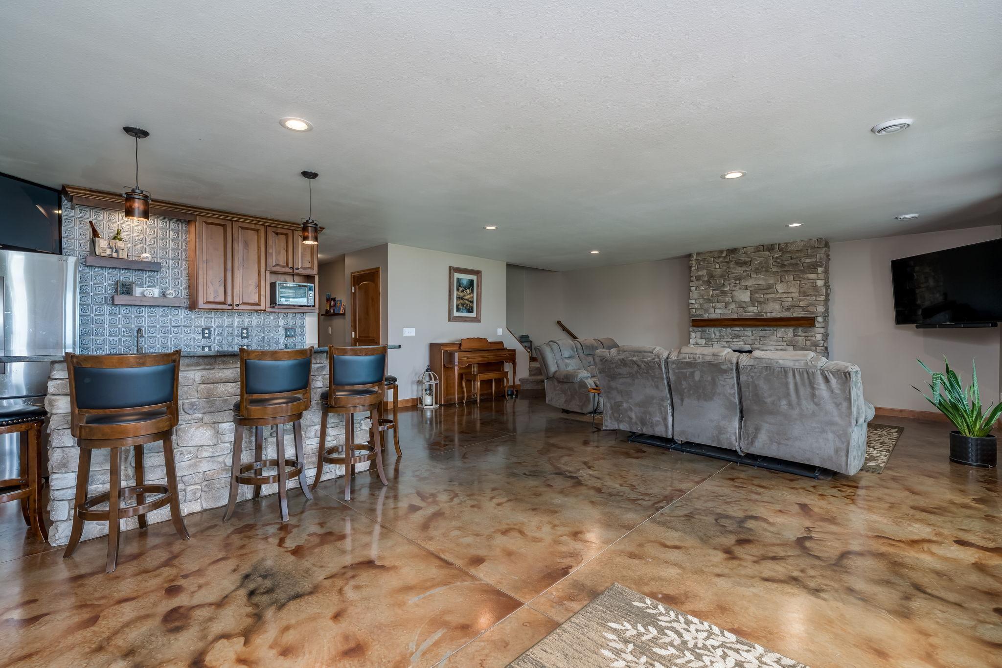 38-web-or-mls-1120-park-rd.jpg