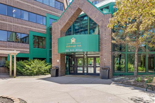 7631 Edinborough Way, 5213, Edina, MN 55435