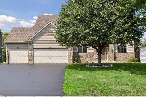 The best family neighborhood close to trails, parks, and the MIssissippi river