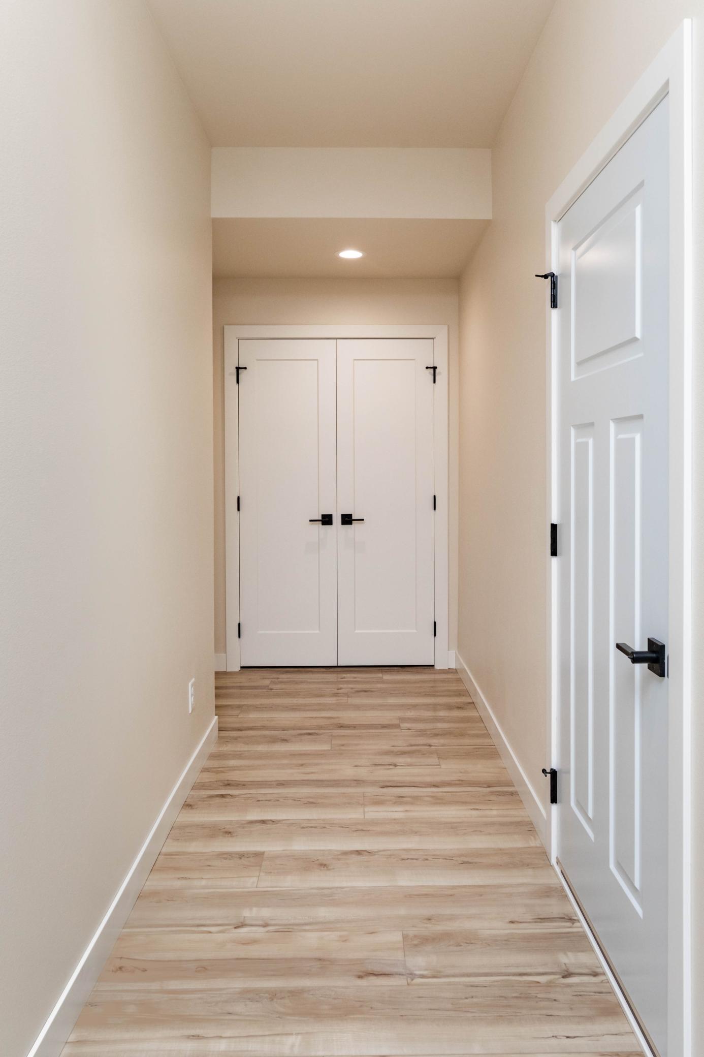 garage entry/laundry room
