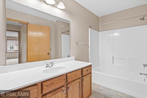 1900 Hawthorne Point, Hudson, WI 54016