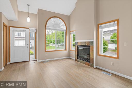 1900 Hawthorne Point, Hudson, WI 54016