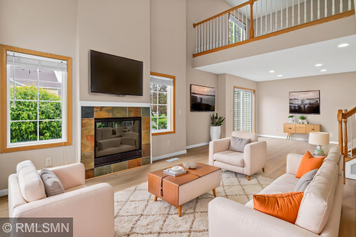 1900 Hawthorne Point, Hudson, WI 54016