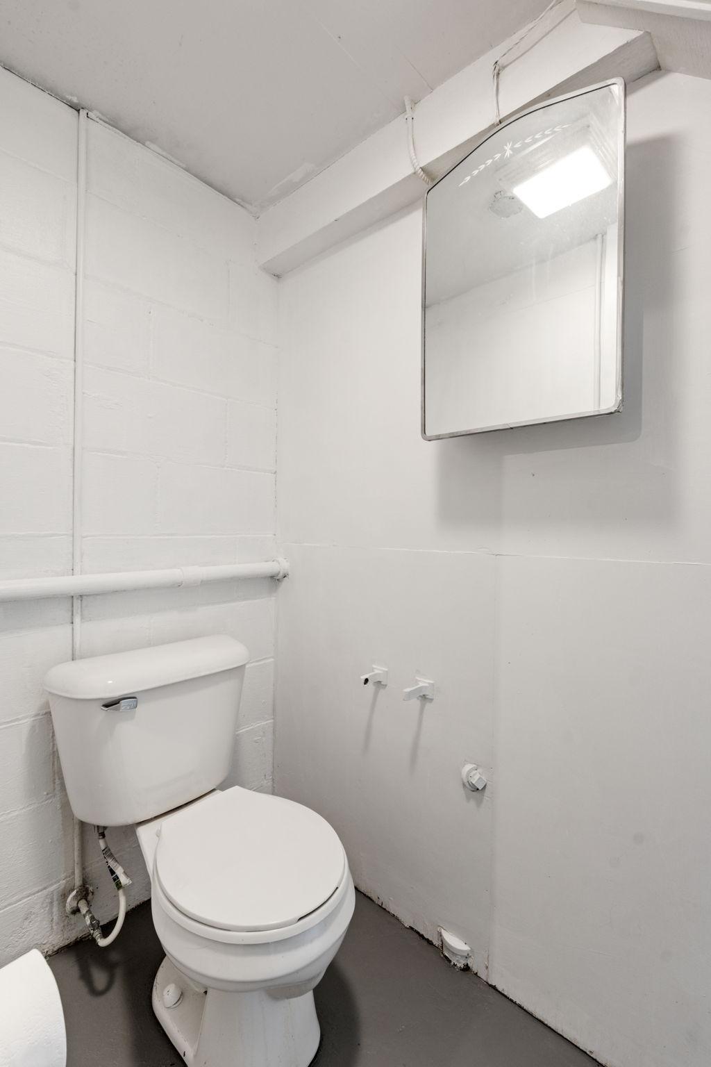 35-web-or-mls-2825 Kentucky Ave S-35.jpg