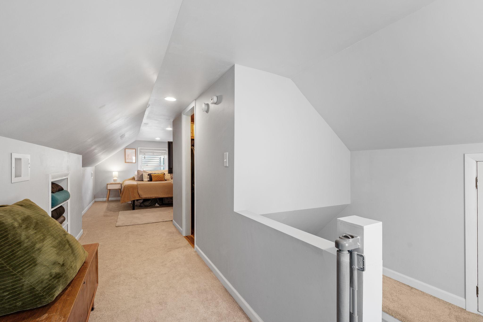 27-web-or-mls-2825 Kentucky Ave S-27.jpg