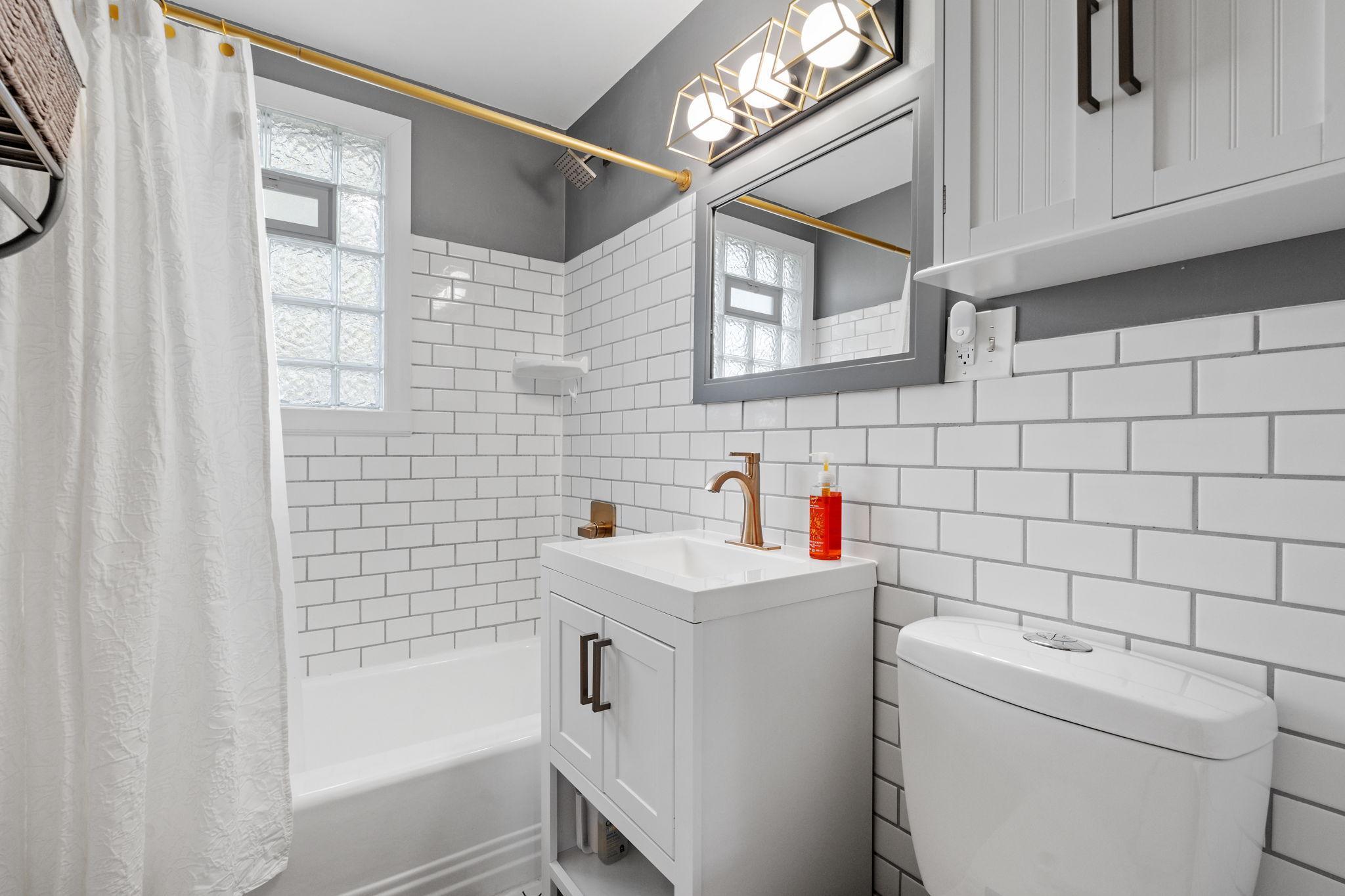 24-web-or-mls-2825 Kentucky Ave S-24.jpg