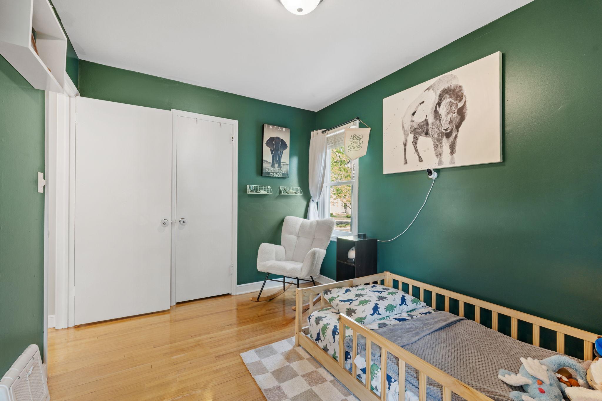 23-web-or-mls-2825 Kentucky Ave S-23.jpg