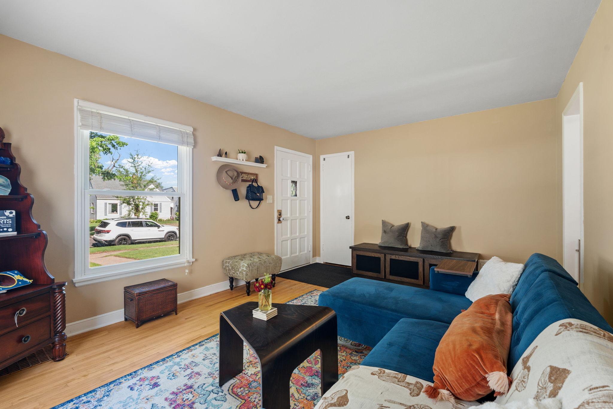 12-web-or-mls-2825 Kentucky Ave S-12.jpg