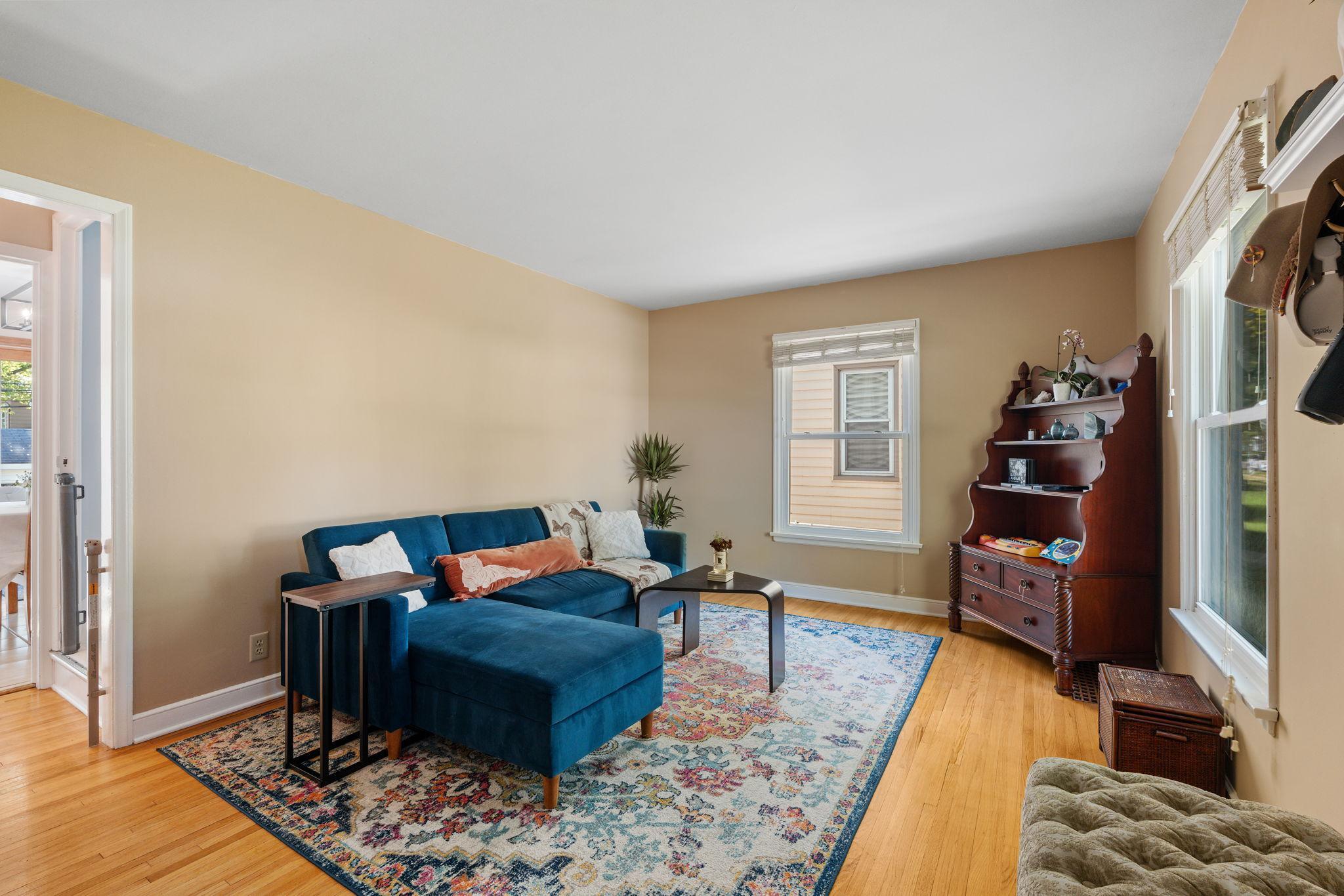 11-web-or-mls-2825 Kentucky Ave S-11.jpg