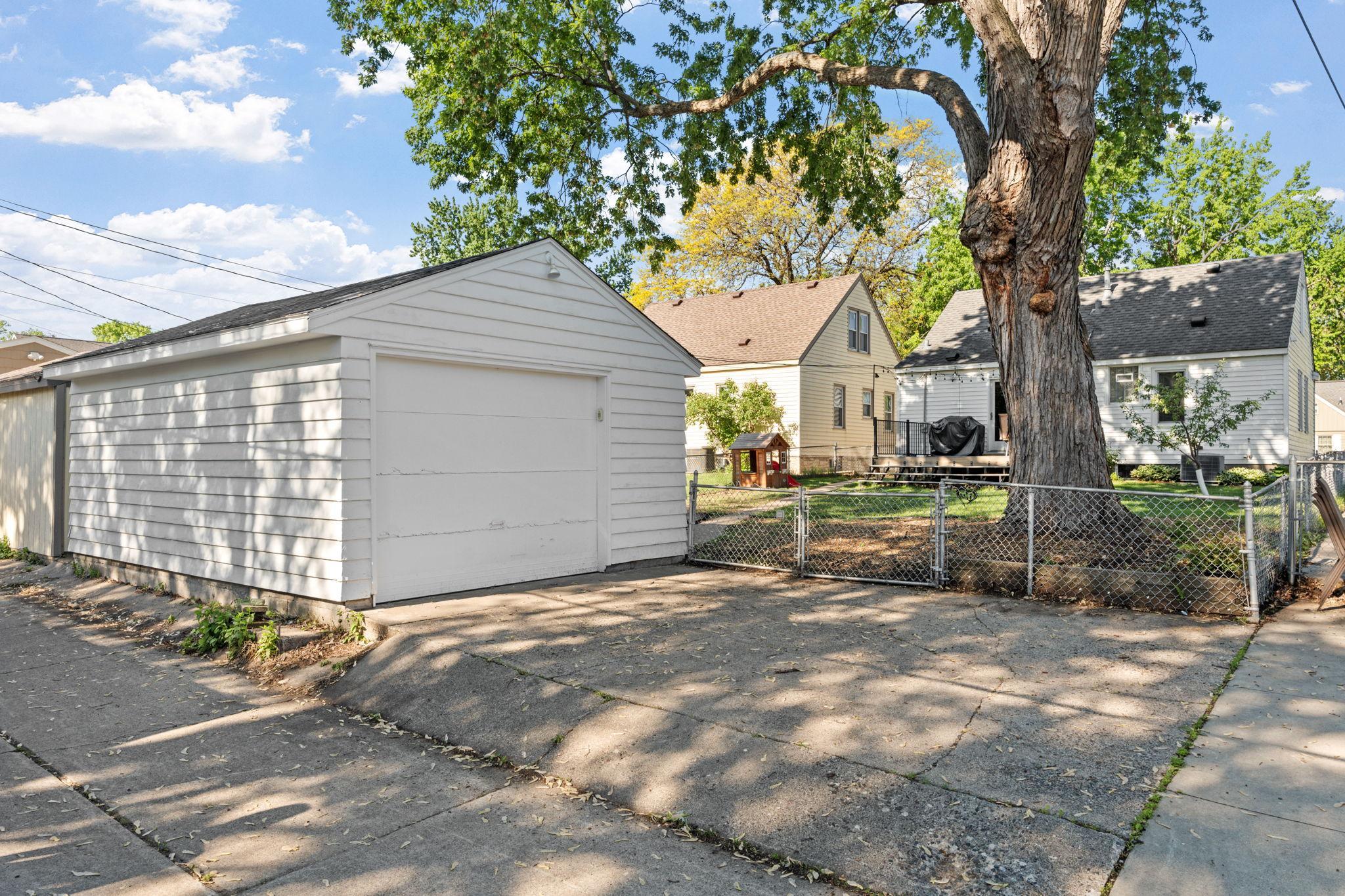 9-web-or-mls-2825 Kentucky Ave S-9.jpg