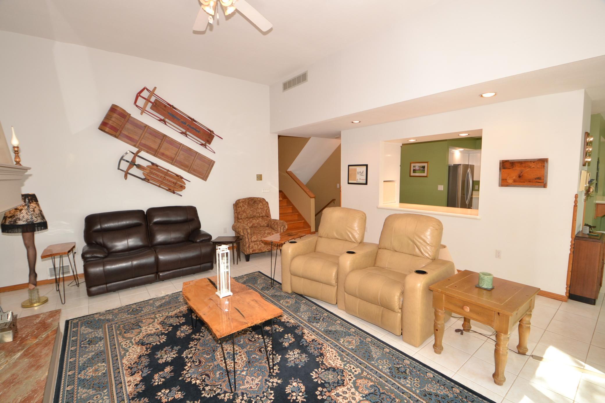 Living room2.JPG