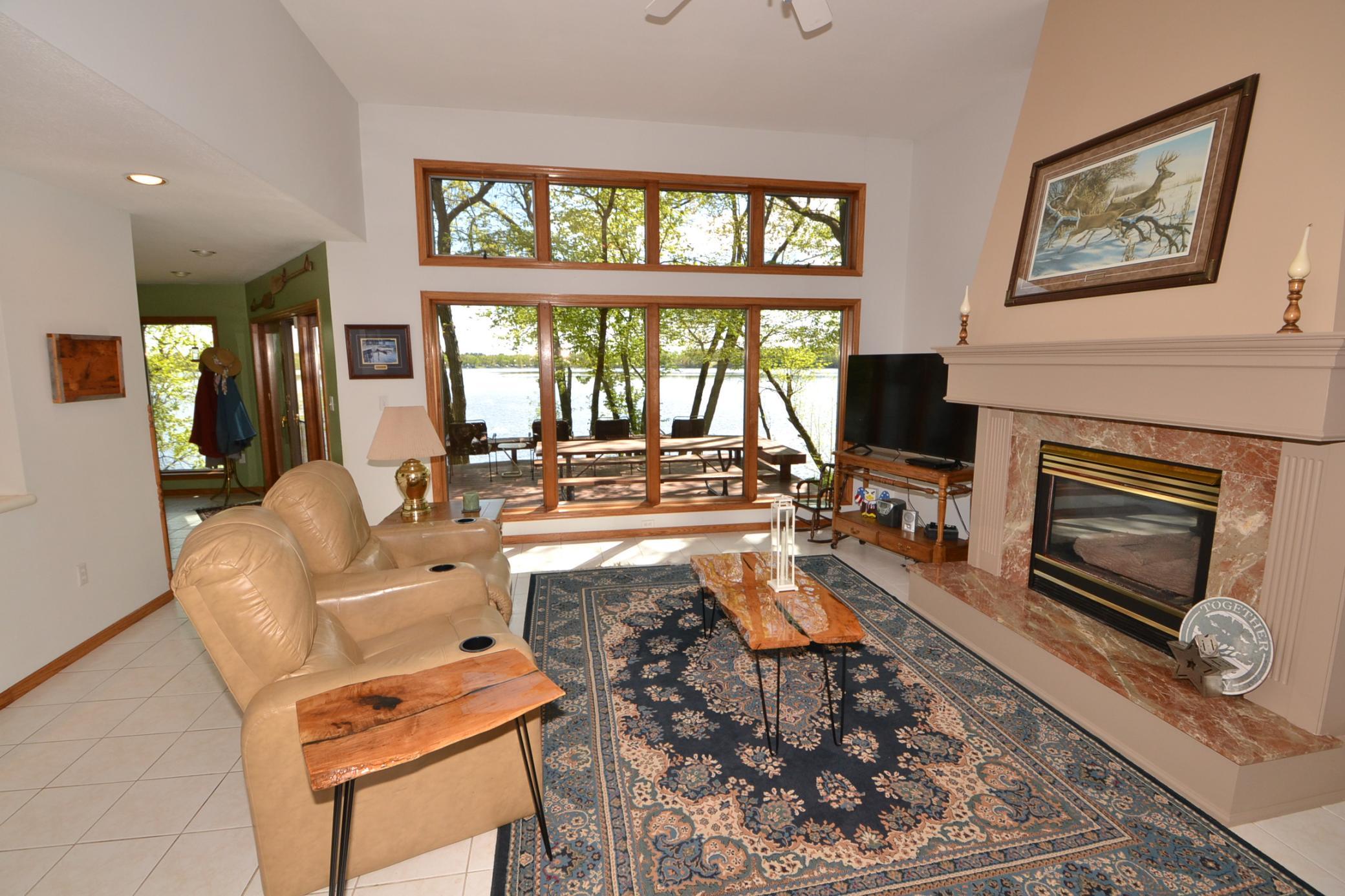 Living room3.JPG