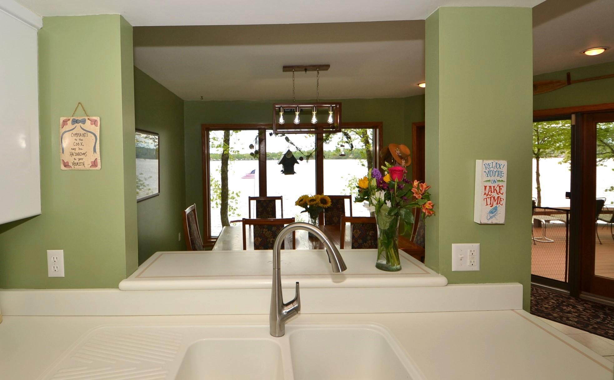 Kitchen window23.JPG